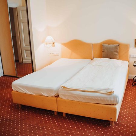 Hotel Am Wallgraben Брилон Номер фото