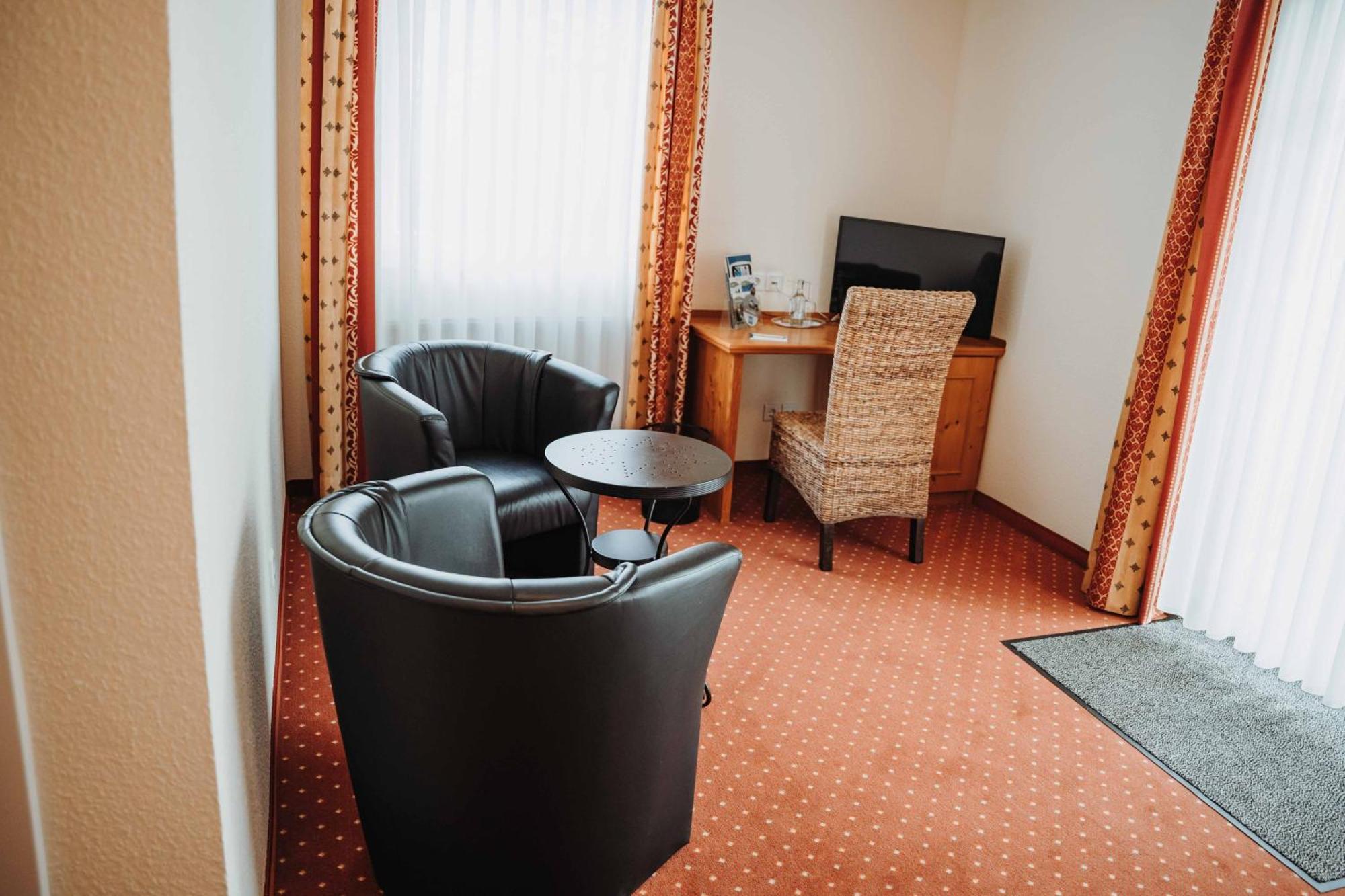 Hotel Am Wallgraben Брилон Номер фото