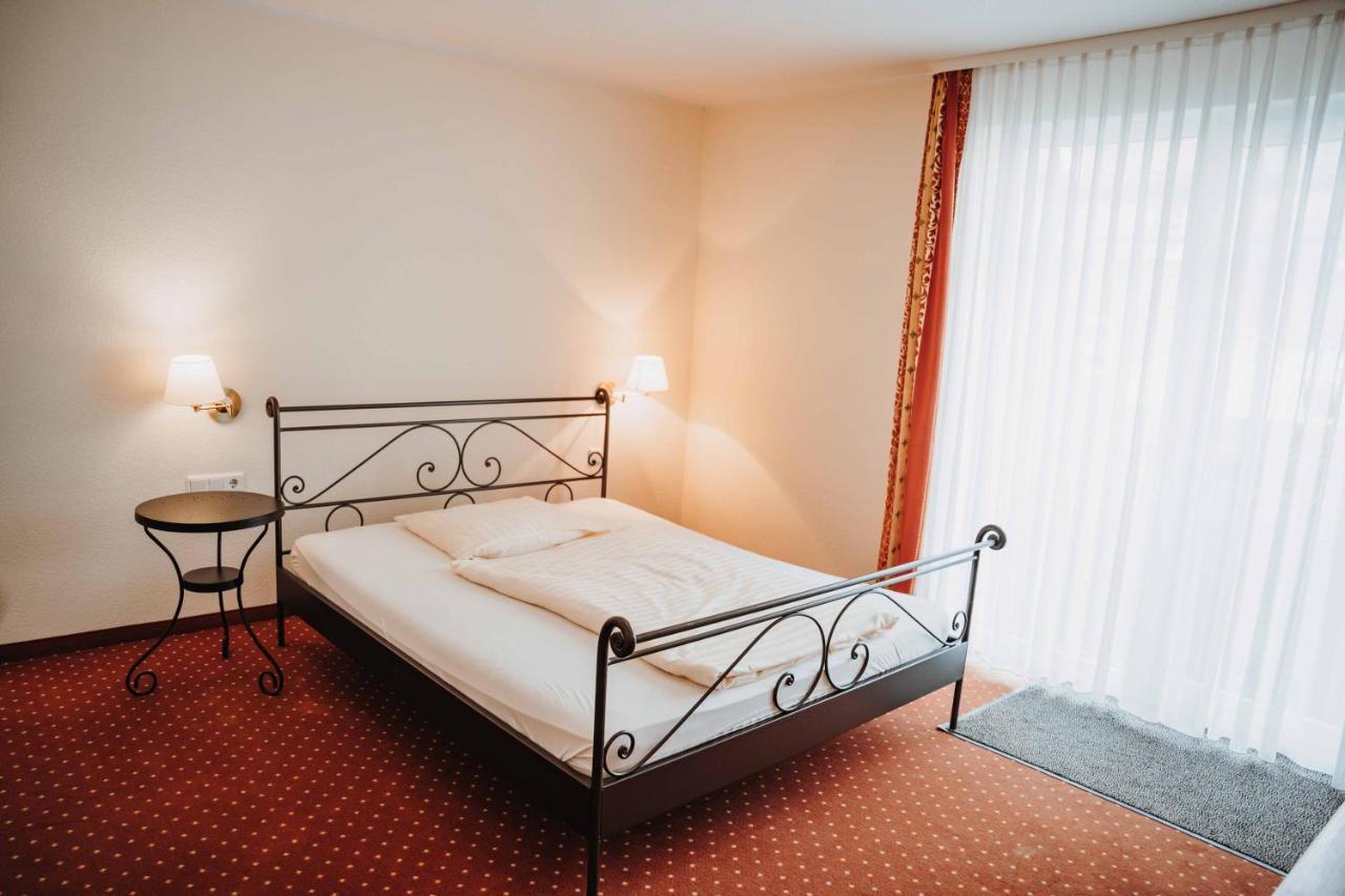 Hotel Am Wallgraben Брилон Экстерьер фото